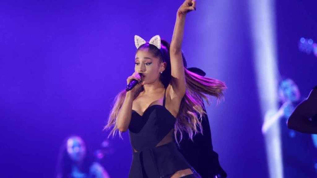 Ariana Grande en un concierto