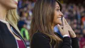 Antonella Roccuzzo en el Camp Nou / EFE