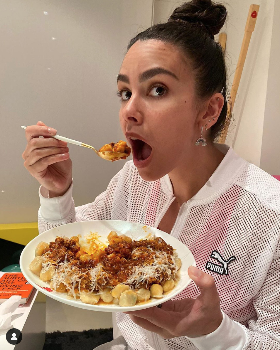 Cristina Pedroche comiendo