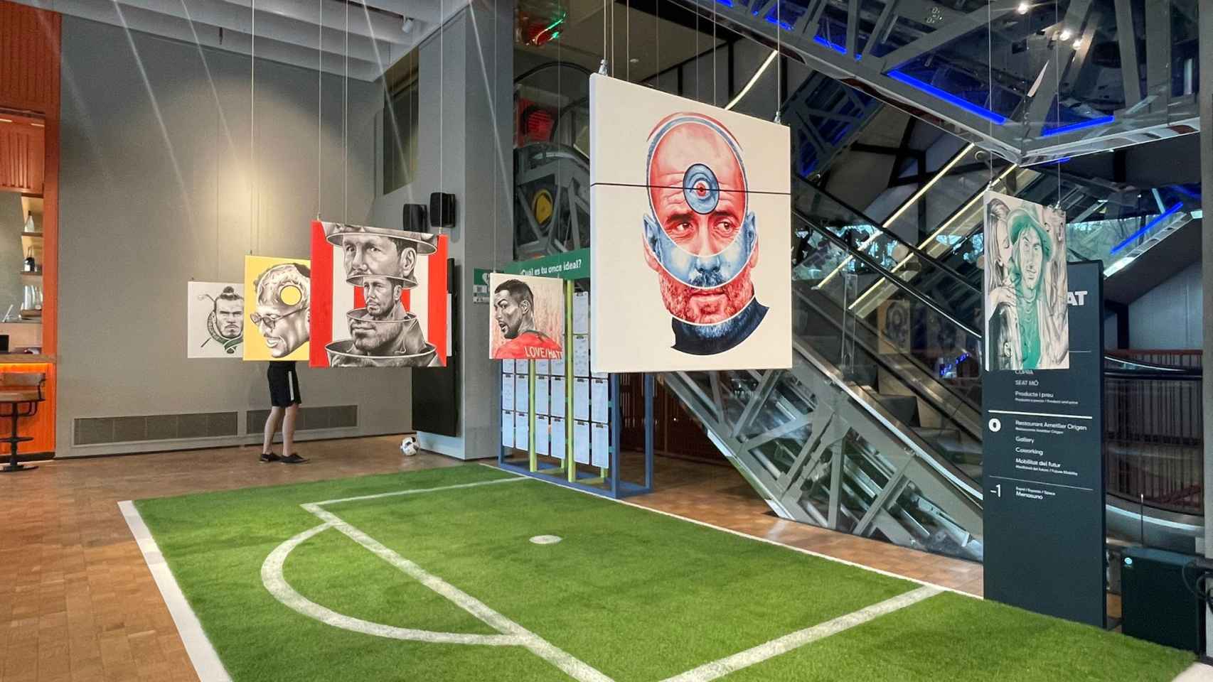 Guardiola, Simeone o Bale, algunos de las celebridades que aparecen en la nueva exposición de la CASA SEAT / Crónica Directo