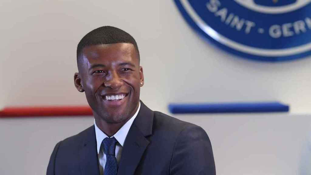 Wijnaldum el día de su presentación en París con el PSG  / PSG