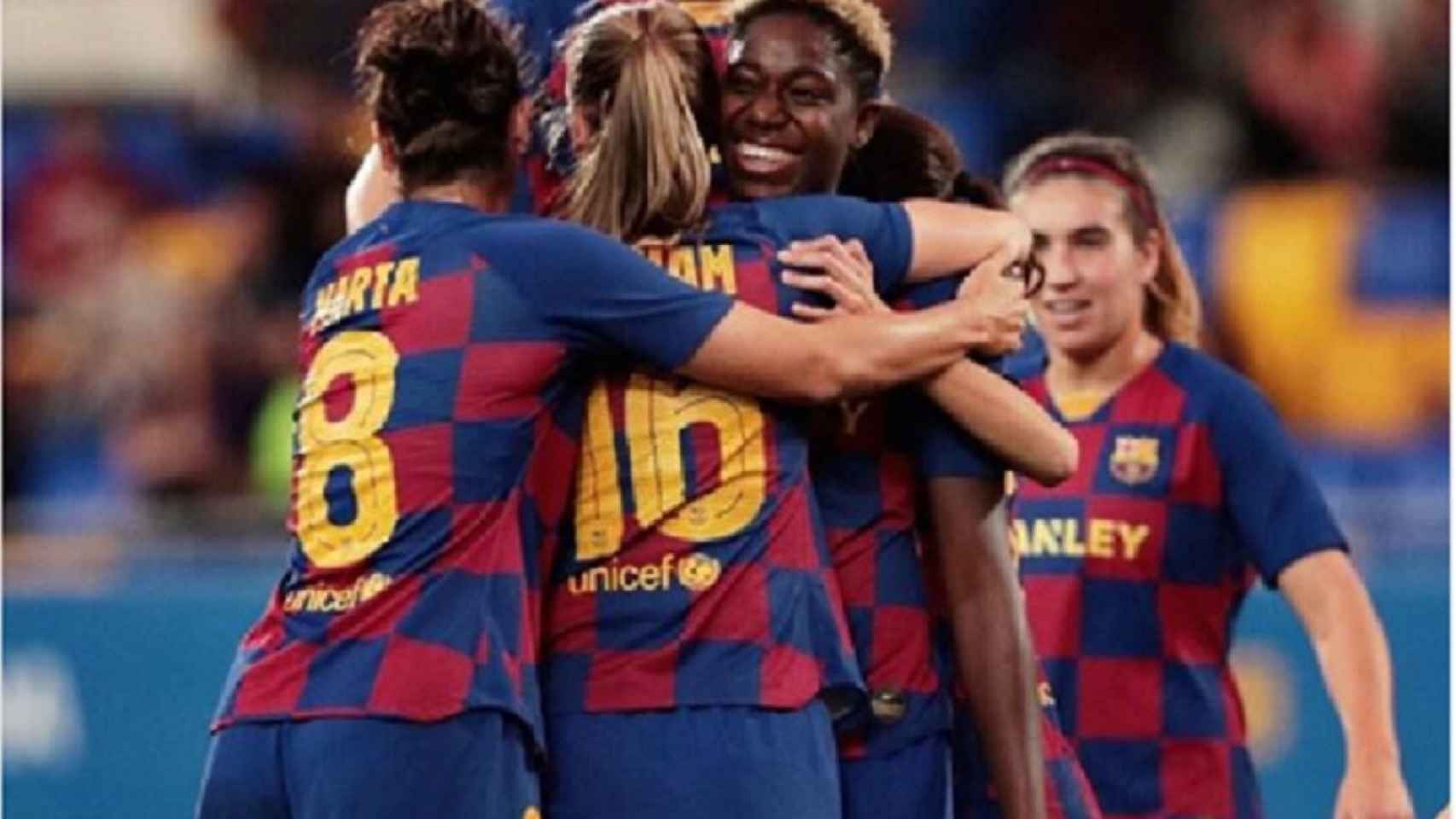 Las jugadoras del Barça celebran el gol de Oshoala / FCB