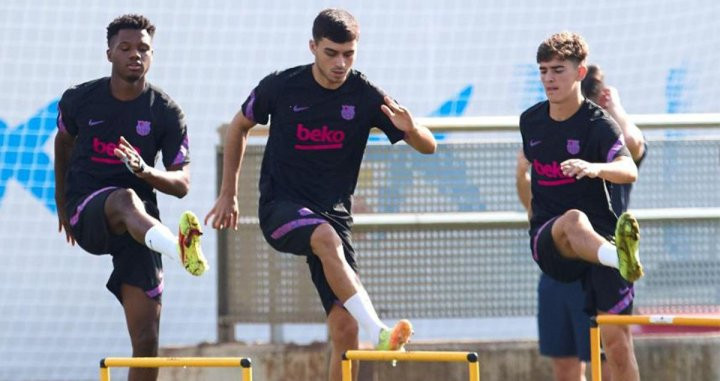 Ansu Fati, Pedri y Gavi en un entrenamiento del Barça / EFE