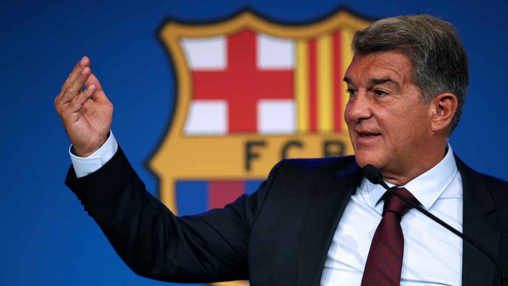 Joan Laporta en la rueda de prensa anunciando el adiós de Messi / EFE