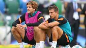 Marcos Alonso y César Azpilicueta en un entrenamiento del Chelsea / REDES