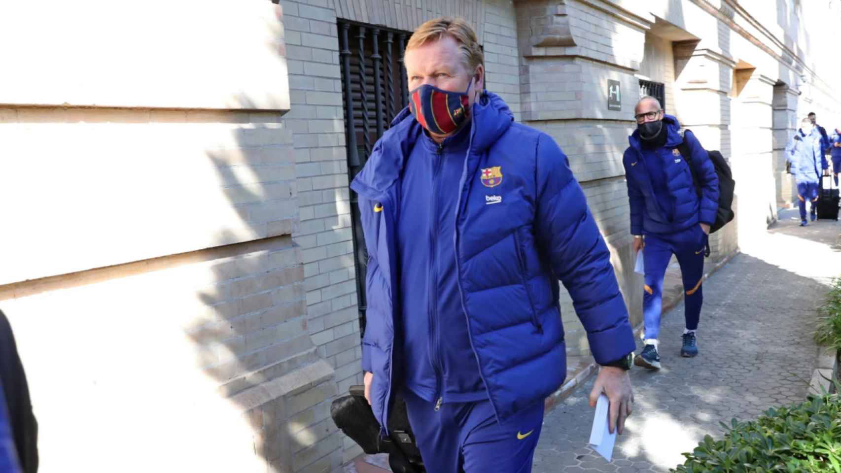 Koeman llegando a Sevilla para la Supercopa / FC Barcelona