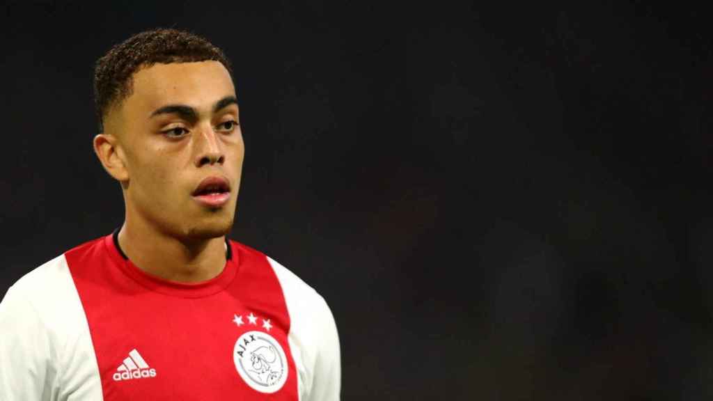 Sergiño Dest en un partido del Ajax / EFE