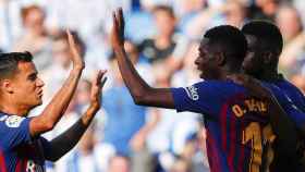 Dembélé celebra su gol con Coutinho frente a la Real Sociedad, los dos fichajes más caros de la historia / EFE