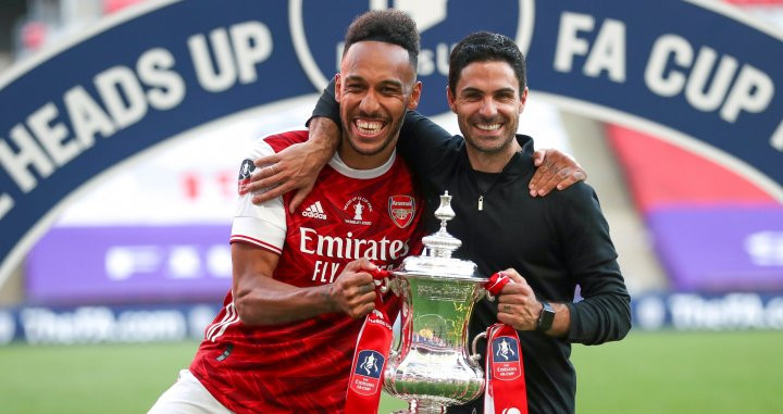 Aubameyang y Arteta celebrando la FA Cup / EFE