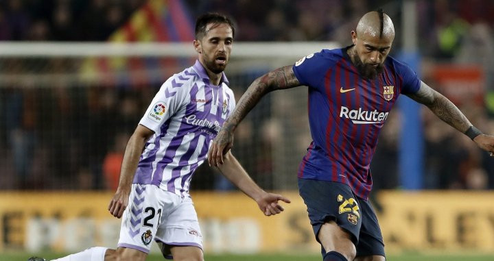 Arturo Vidal jugando el Barça - Valladolid / EFE