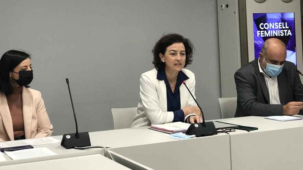 Laia Castellana, Eva Granados y Pau Marí-Klose (de izquierda a derecha) presentan el informe social de la Fundación Campalans, vinculada al PSC