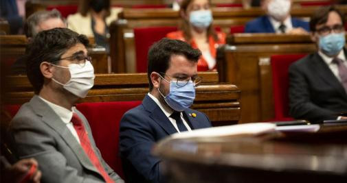 Pere Aragonès (d), presidente catalán, con Jordi Puigneró (i), vicepresidente del Govern / EP