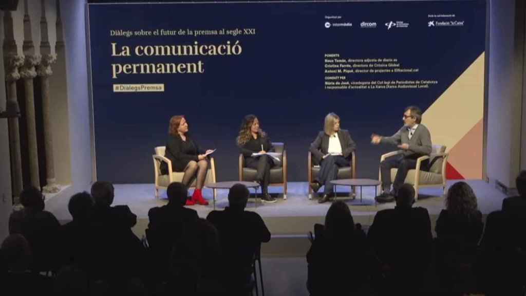 Los ponentes en la mesa redonda 'La comunicación permanente' / CG