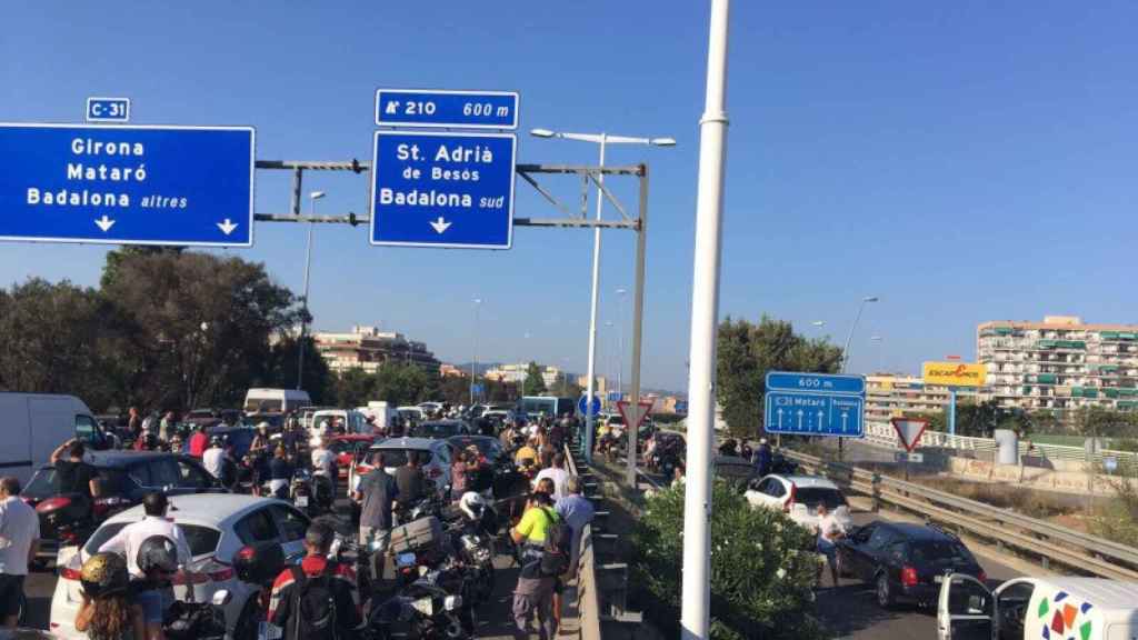 La entrada a Barcelona está totalmente colapsada