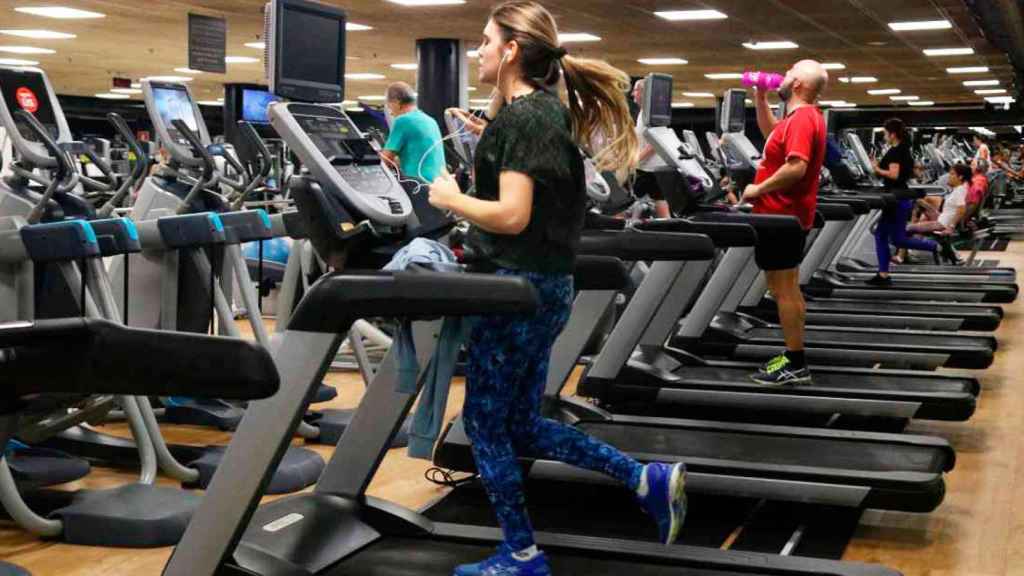 Dos personas, entrenando en un gimnasio de la cadena DiR, del empresario Ramon Canela / Cedida