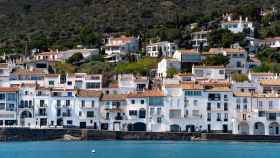 Cadaqués, lugar en el que se celebra la exposición / PIXABAY