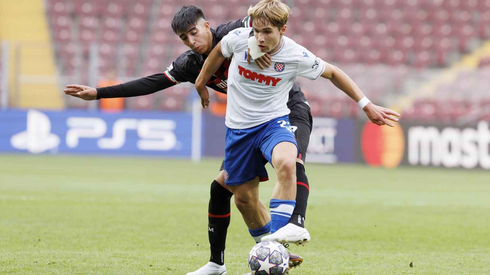 Rokas Pukstas, el proyecto de nuevo Dani Olmo salido de la Barça Academy / EFE