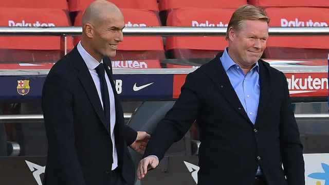 Zidane, junto a Ronald Koeman en el Clásico | EFE