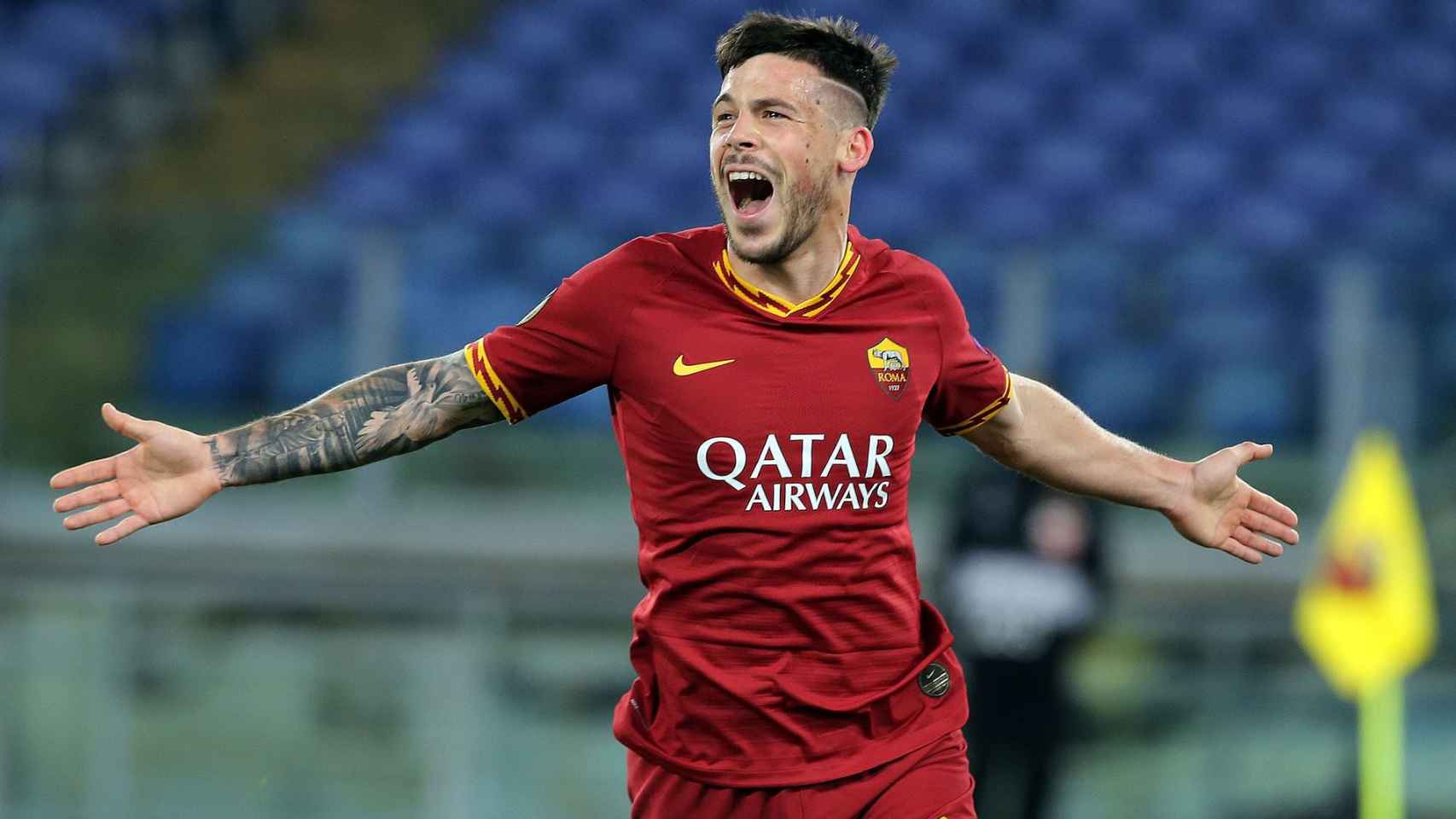 Carles Pérez celebra su primer gol con la Roma | EFE