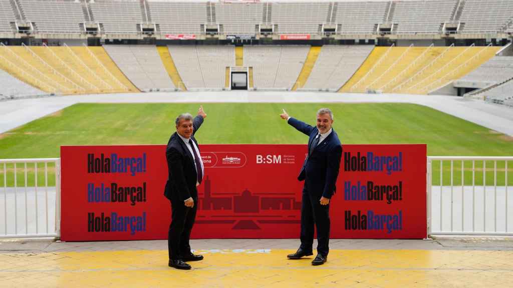 Laporta y Collboni, presentando la llegada del Barça a Montjuïc / EFE