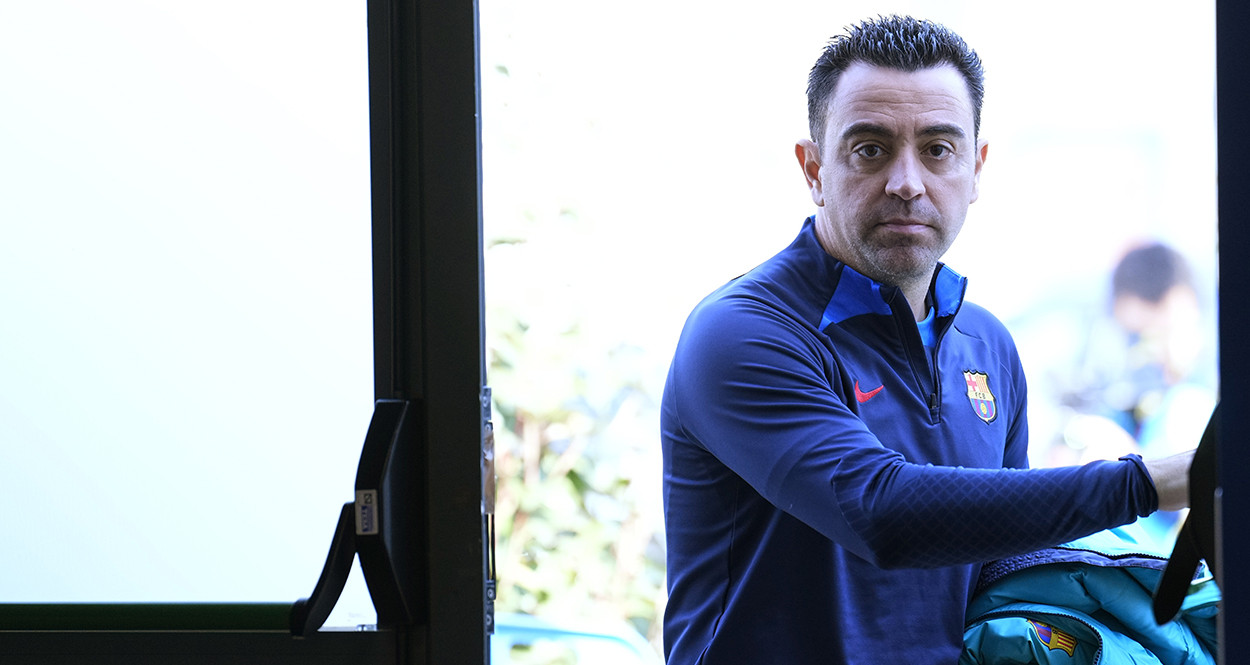 Xavi Hernández, entrando a la sala de prensa de la Ciutat Esportiva del Barça / EFE