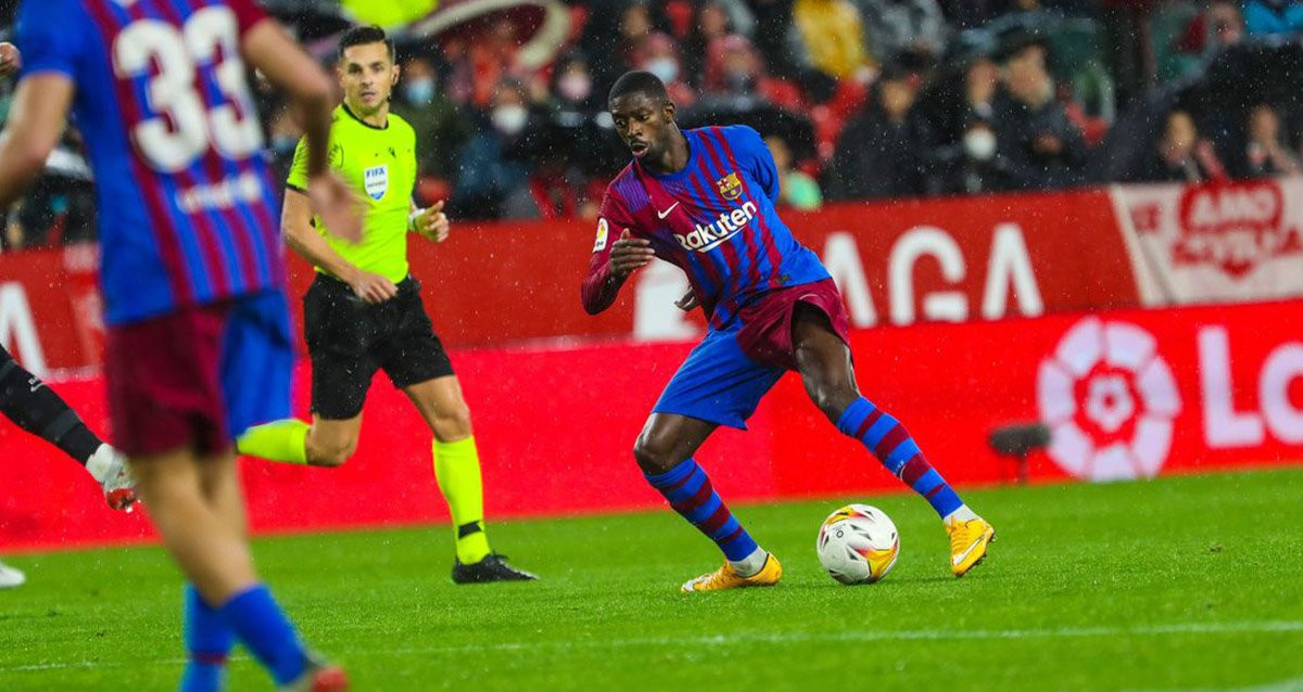 Ousmane Dembelé, en una acción del Sevilla-Barça pasado por agua / FCB