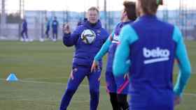 Ronald Koeman en un entrenamiento del Barça / FC Barcelona