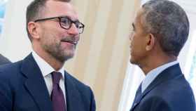 El nuevo consejero de Grifols, James Costos, junto a Barack Obama / Twitter