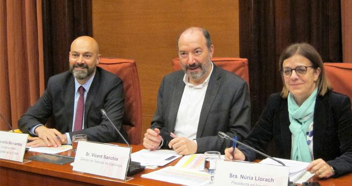 El director de TV3, Vicent Sanchis, junto al director de Catalunya Ràdio, Saul Gordillo (i), y la presidenta de la CCMA, Núria Llorach (d) / EUROPA PRESS