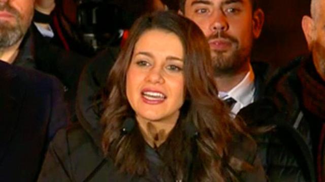 La líder de Ciudadanos Inés Arrimadas, ganadora de las elecciones en Cataluña avisa a Puigdemont que gobernar no es jugar al monopoly / CG