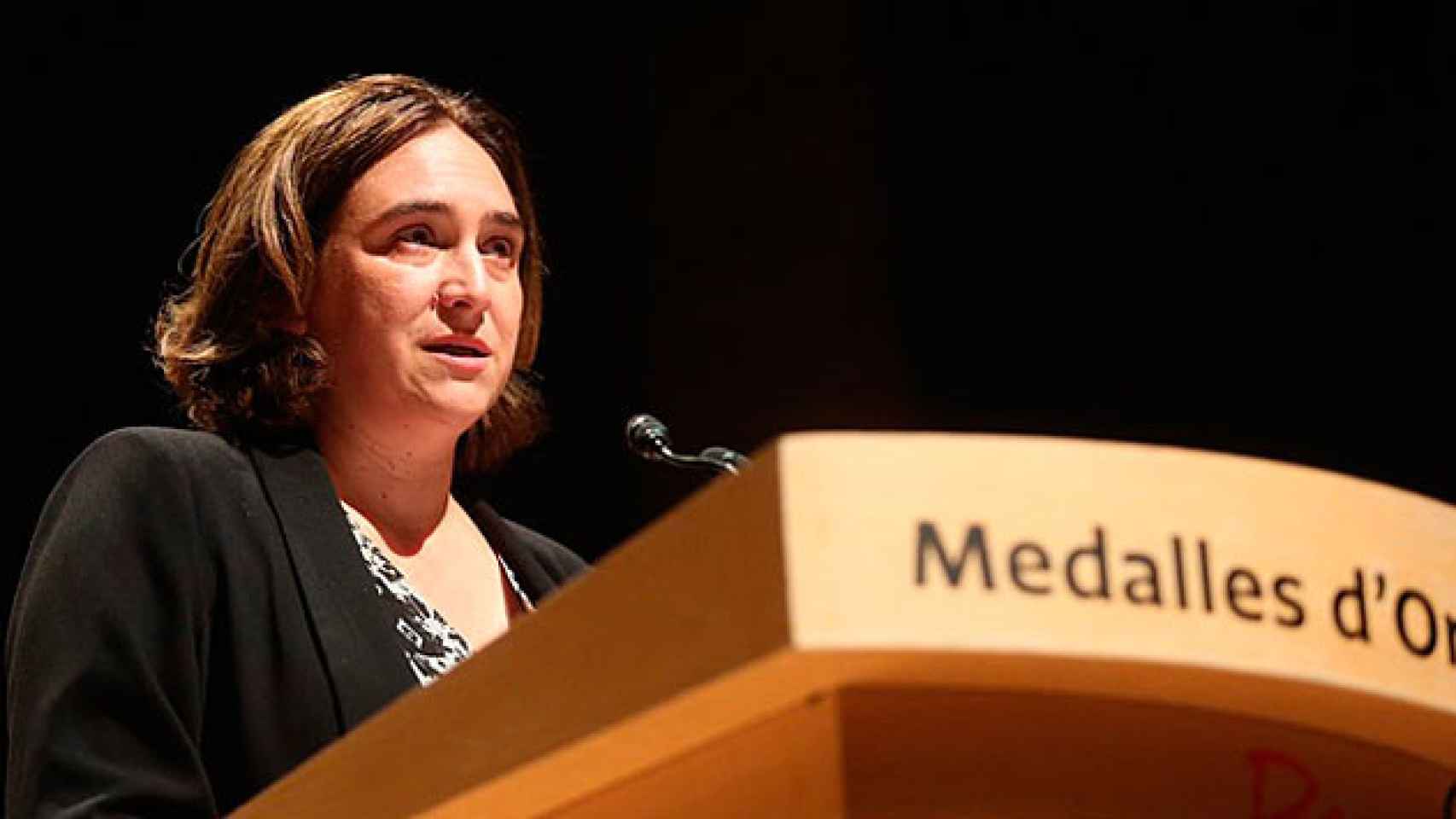 La alcaldesa de Barcelona, Ada Colau, en la entrega de las medallas de oro de la ciudad el pasado viernes / CG