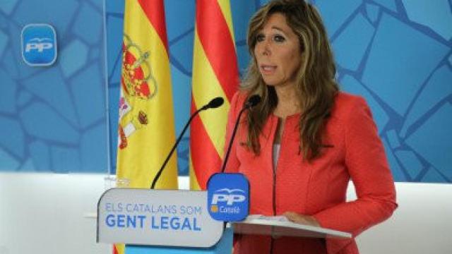 La presidenta del PP catalán, ALicia Sánchez-Camacho, en rueda de prensa en la sede de su partido este lunes