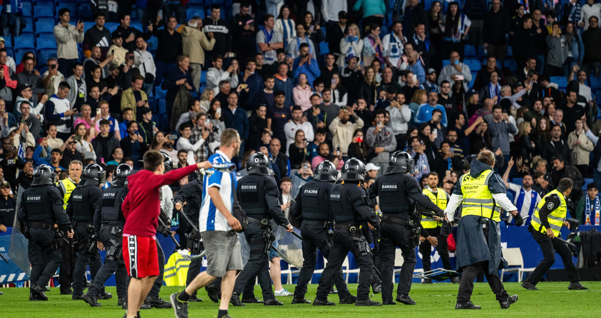 Un candidato del PP en Sant Joan Despí participó en los altercados tras el Espanyol-Barça / EUROPA PRESS