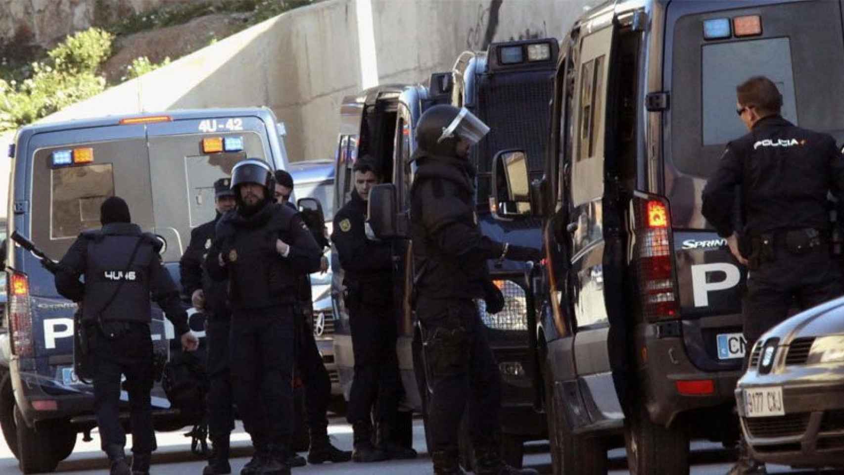 Los Mossos d'Esquadra han practicado registros en tres inmuebles, incluyendo la casa ocupada 'Blokes Fantasma'.