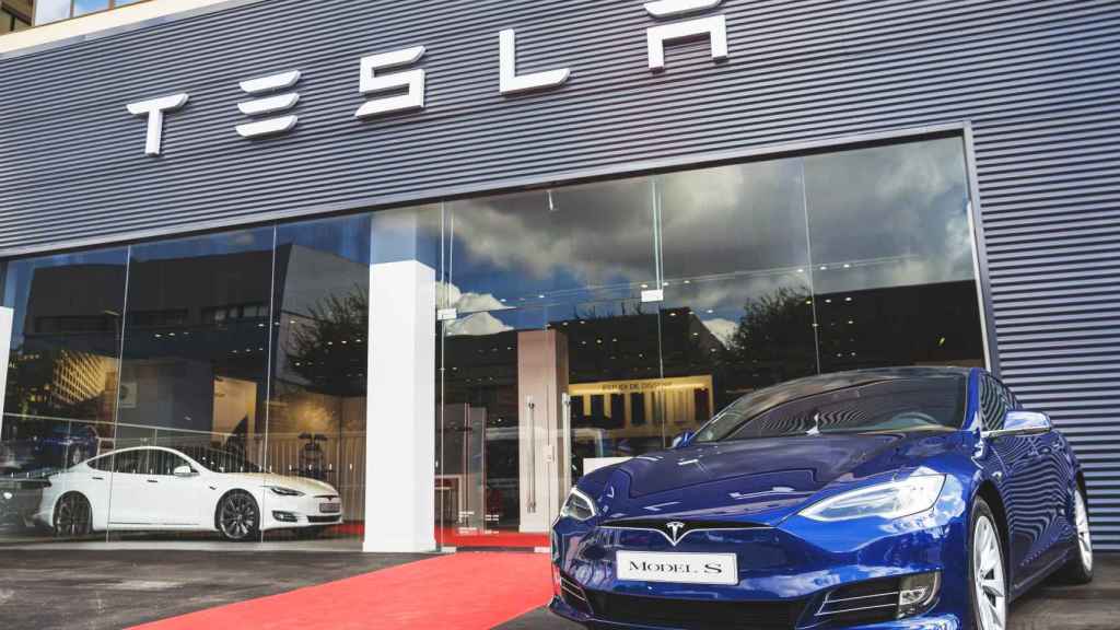 La primera tienda-taller de Tesla en España, en L'Hospitalet de Llobregat, Barcelona / CG