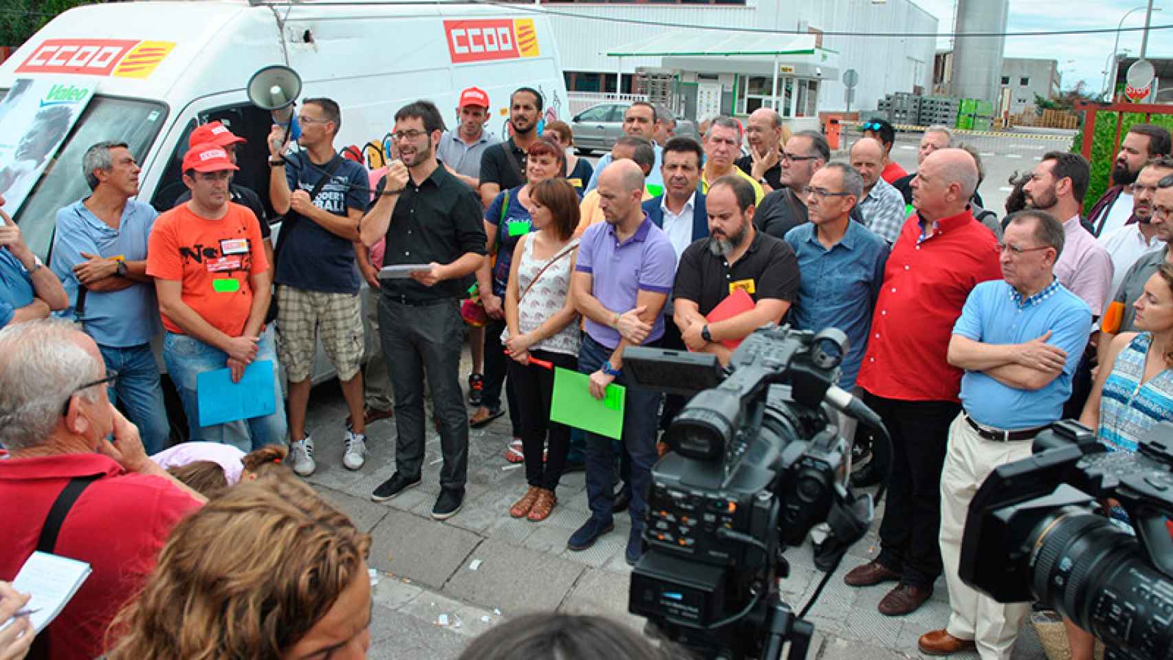 Los trabajadores de Valeo reciben el apoyo institucional de la comarca y el área metropolitana / CG