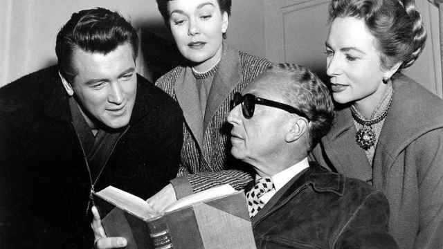 Rock Hudson, Jane Wyman y Agnes Moorehead junto a Douglas Sirk.