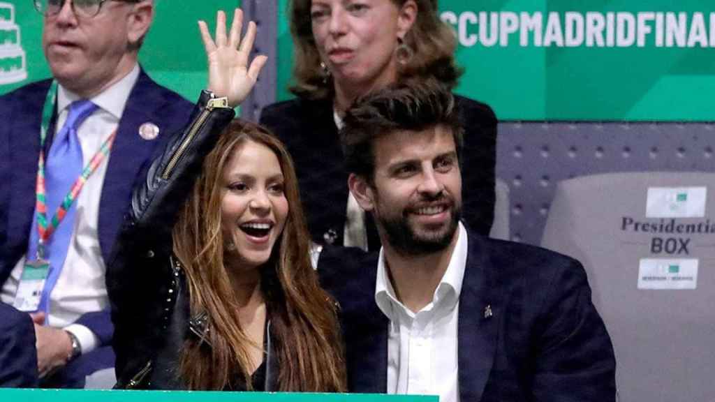 La cantante colombiana Shakira y su pareja, el futbolista del FC Barcelona Gerard Piqué, asisten a un encuentro de la final de la Copa Davis / EFE