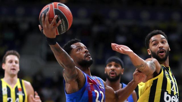 Cory Higgins, en una acción contra el Fenerbahçe Beko / EFE