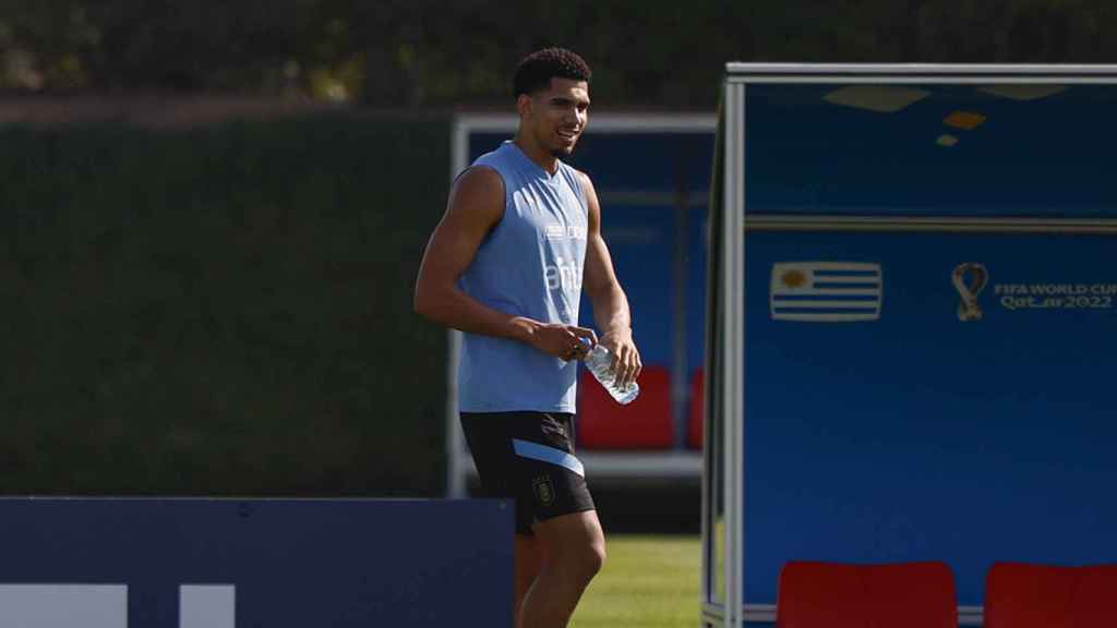 Ronald Araujo, durante un entrenamiento con Uruguay en la Copa del Mundo / EFE