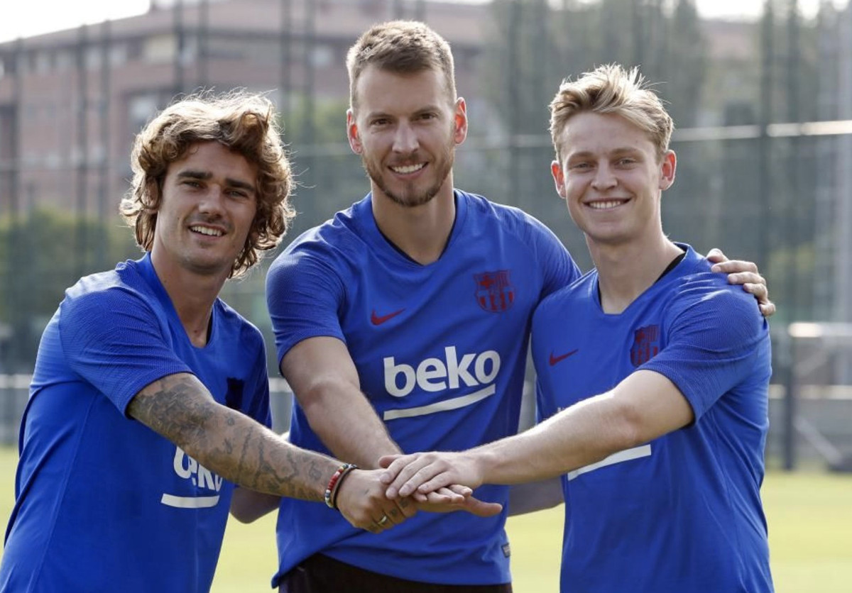 Una foto de Antoine Griezmann, Frenkie De Jong y Neto en su primer día de entrenamiento con el Barça / FCB