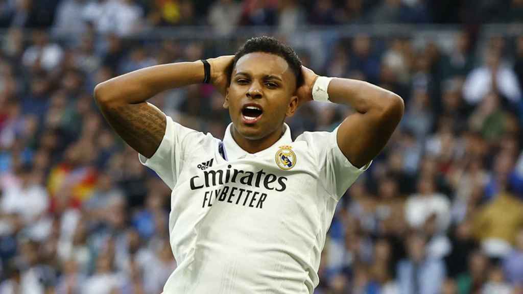 La frustración de Rodrygo Goes tras fallar una ocasión en el empate del Real Madrid y Girona / EFE