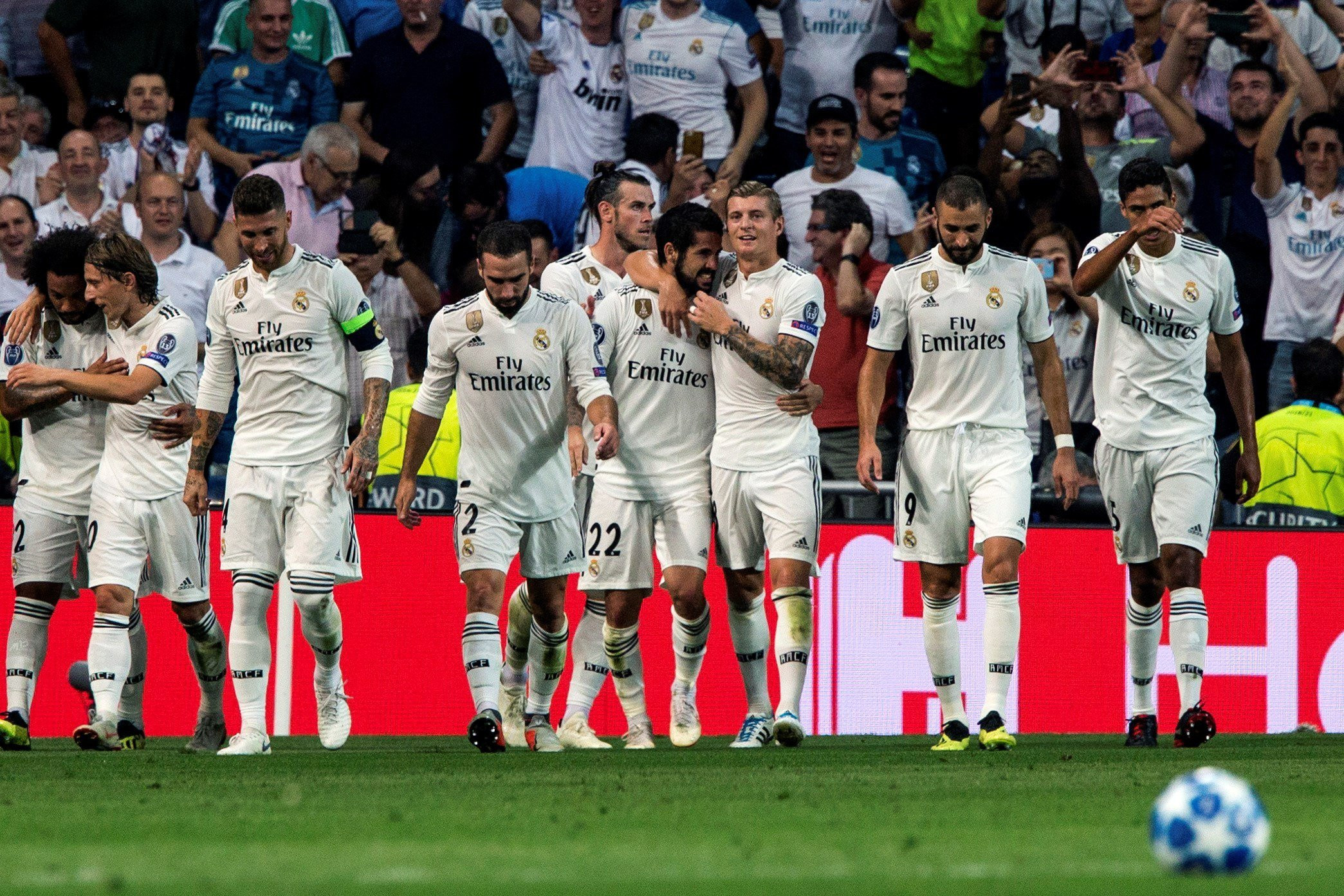 Los jugadores del Madrid celebran un gol frente a la Roma / EFE