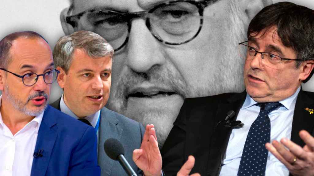 Carles Campuzano y Jordi Xuclà y Carles Puigdemont. De fondo, Eduard Pujol / CG