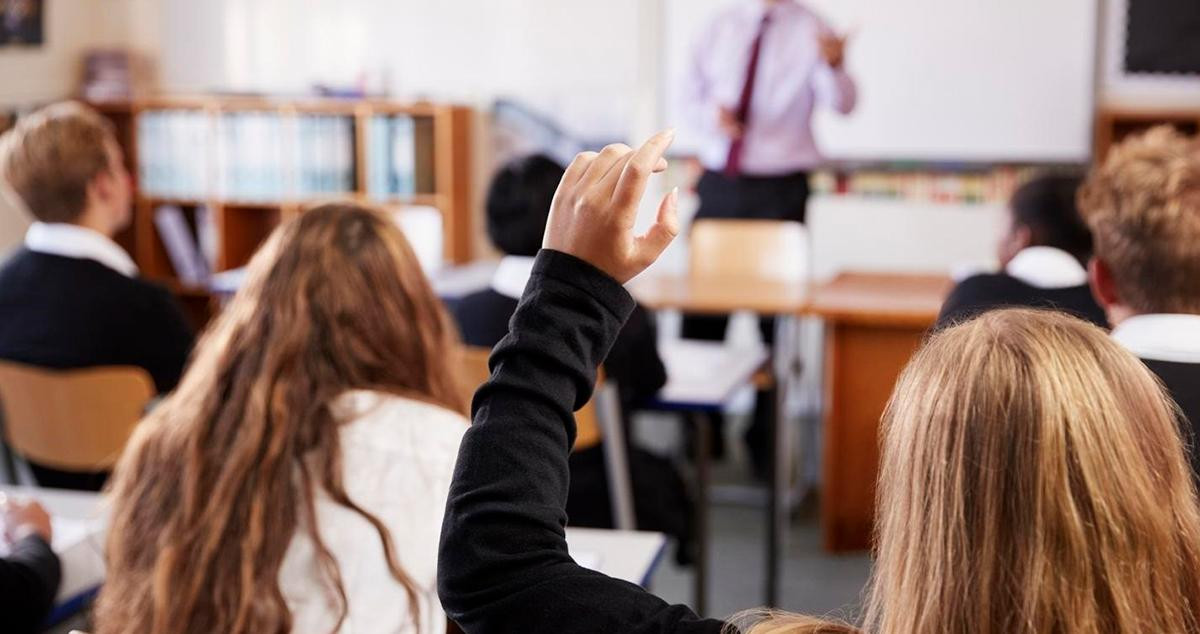 Un aula con alumnos de secundaria / EUROPA PRESS