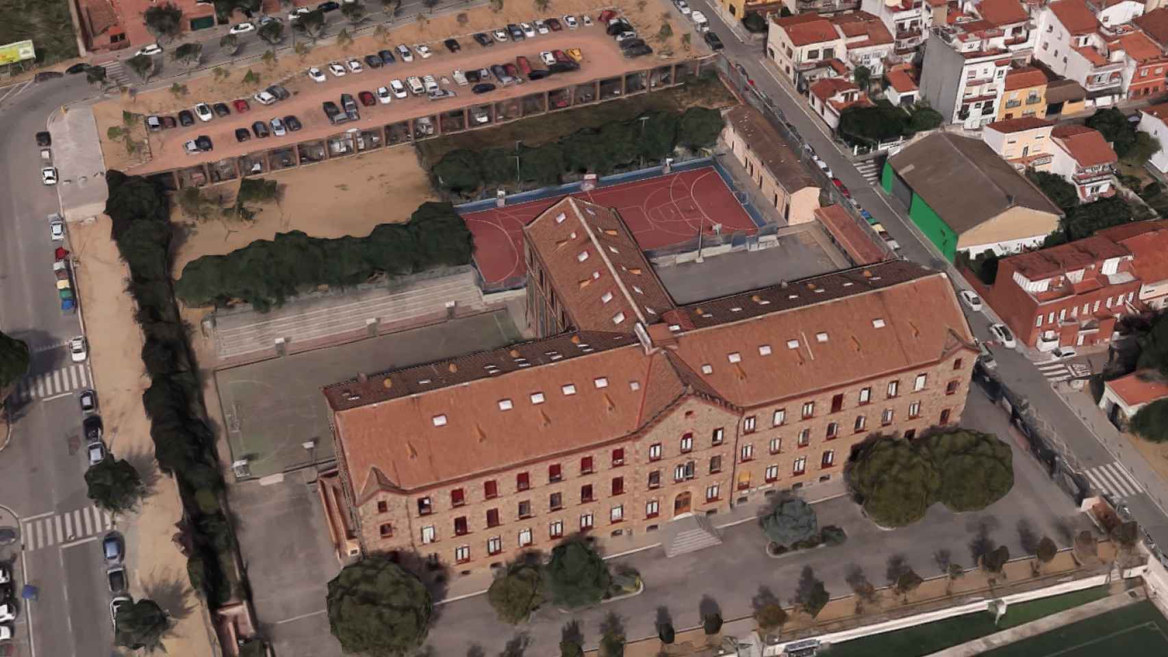 Colegio de La Salle de Premià de Mar al que pertenecía el religioso que presuntamente violó al escritor Alejandro Palomas / GOOGLE STREET VIEW