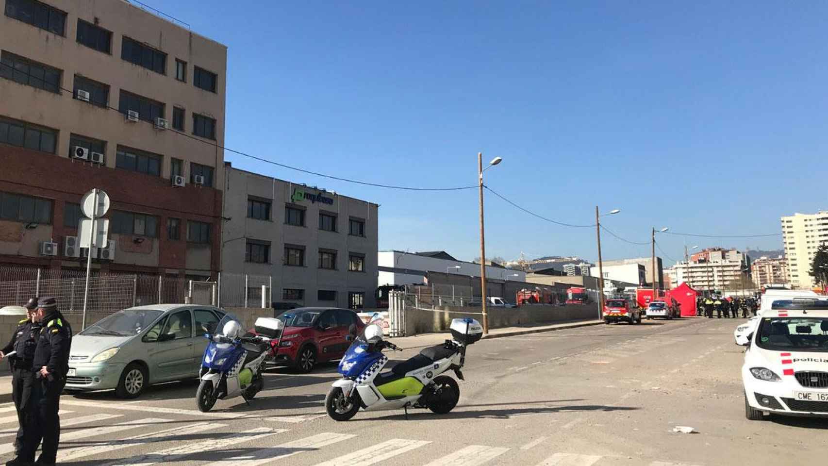 Via Trajana 50 de Barcelona donde tuvo lugar la explosión de una empresa química / EUROPAPRESS