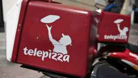 La caja de una moto repartidora de Telepizza / EFE