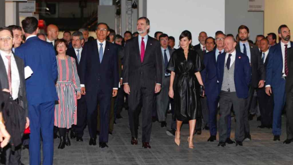 El 'look' rockero de Letizia en ARCO