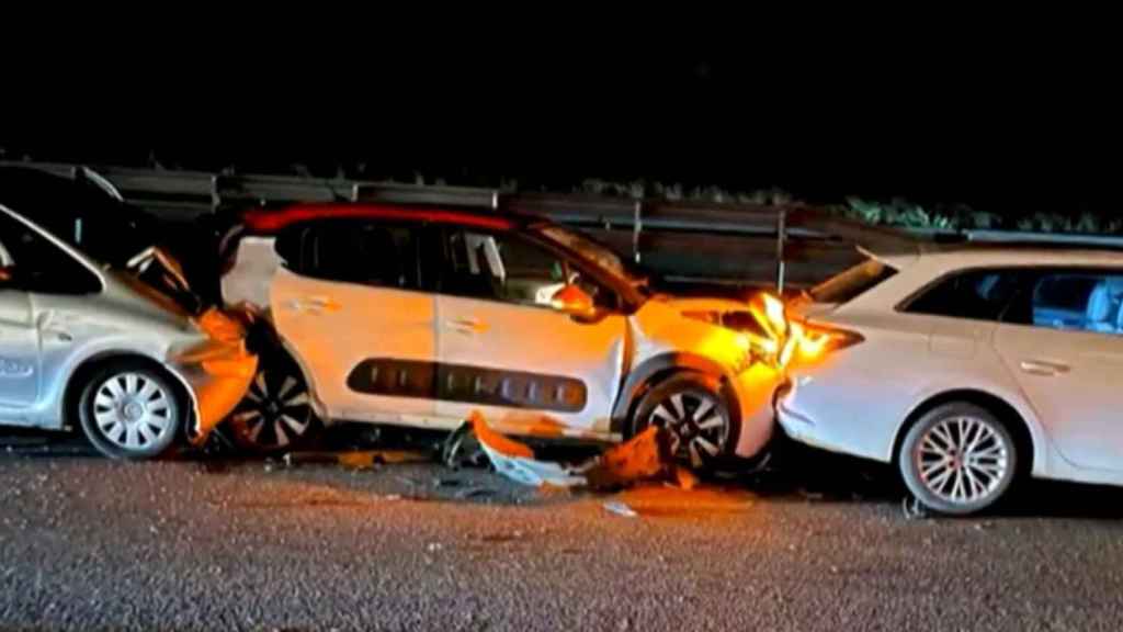 Tres coches chocan en cadena en la A2 de Zaragoza / ANTENA3